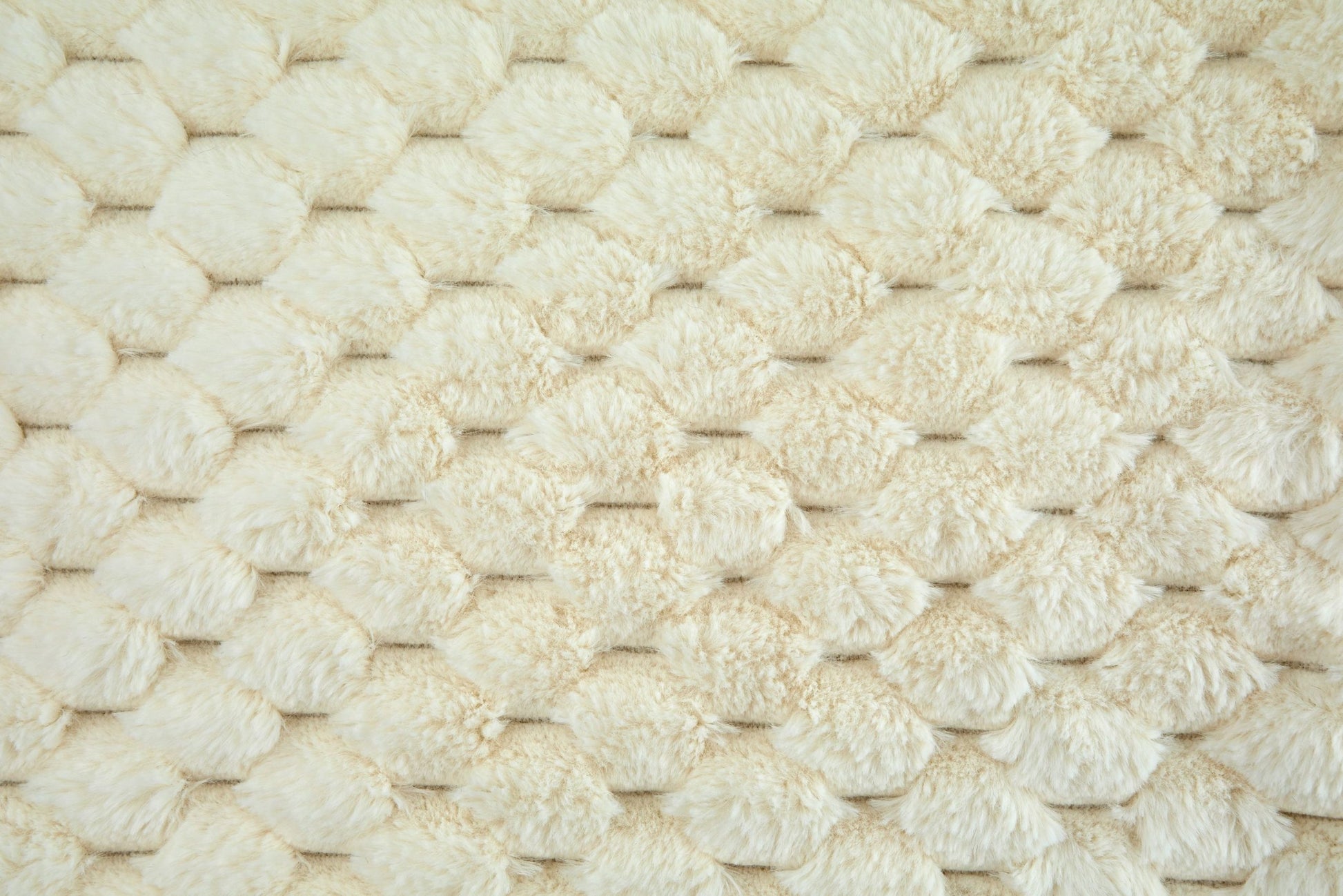 Lush Luxury Faux Fur Cushion Cover | Cream | 43x43cm | Kumperi