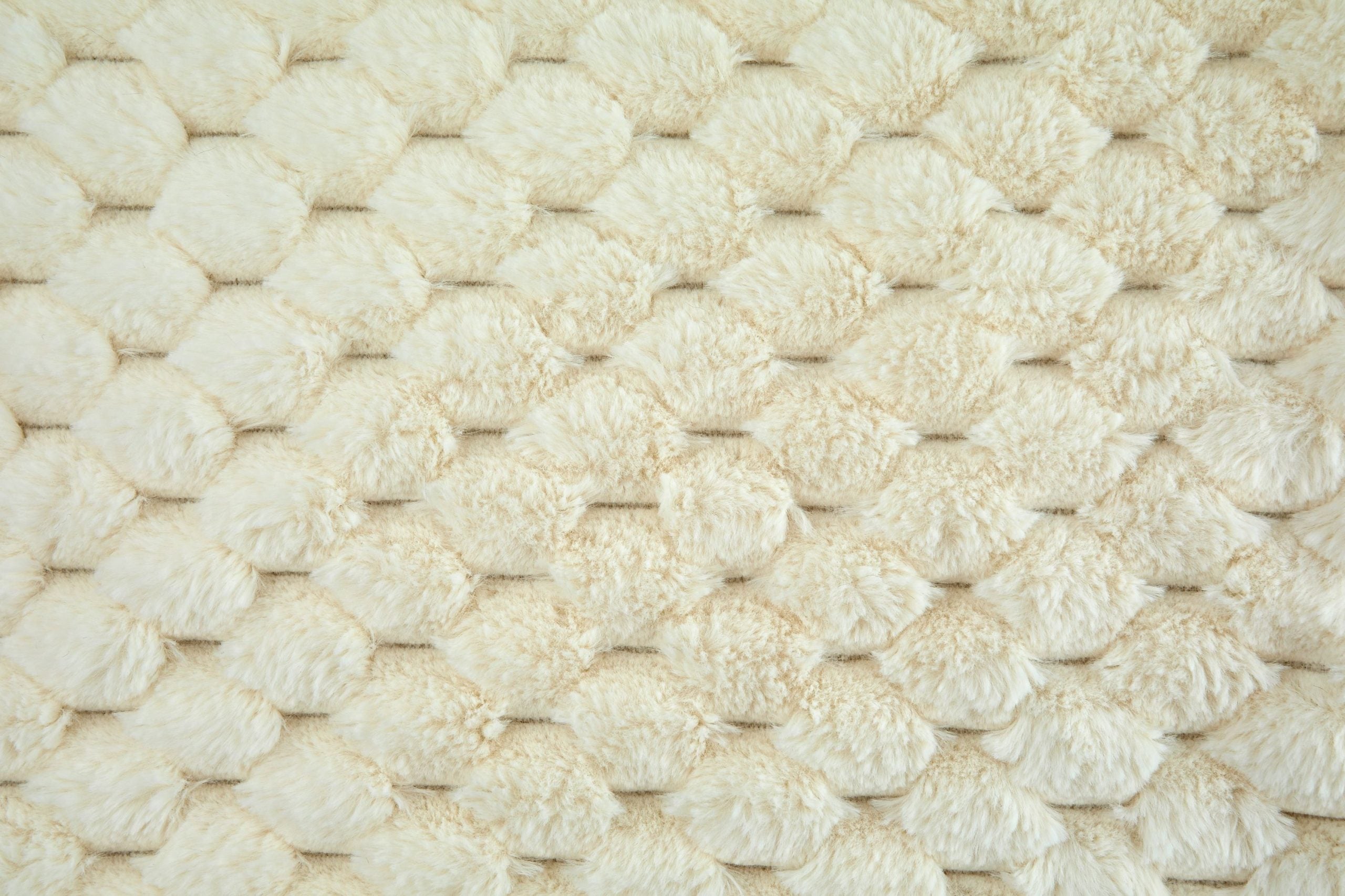 Lush Luxury Faux Fur Cushion Cover | Cream | 43x43cm | Kumperi