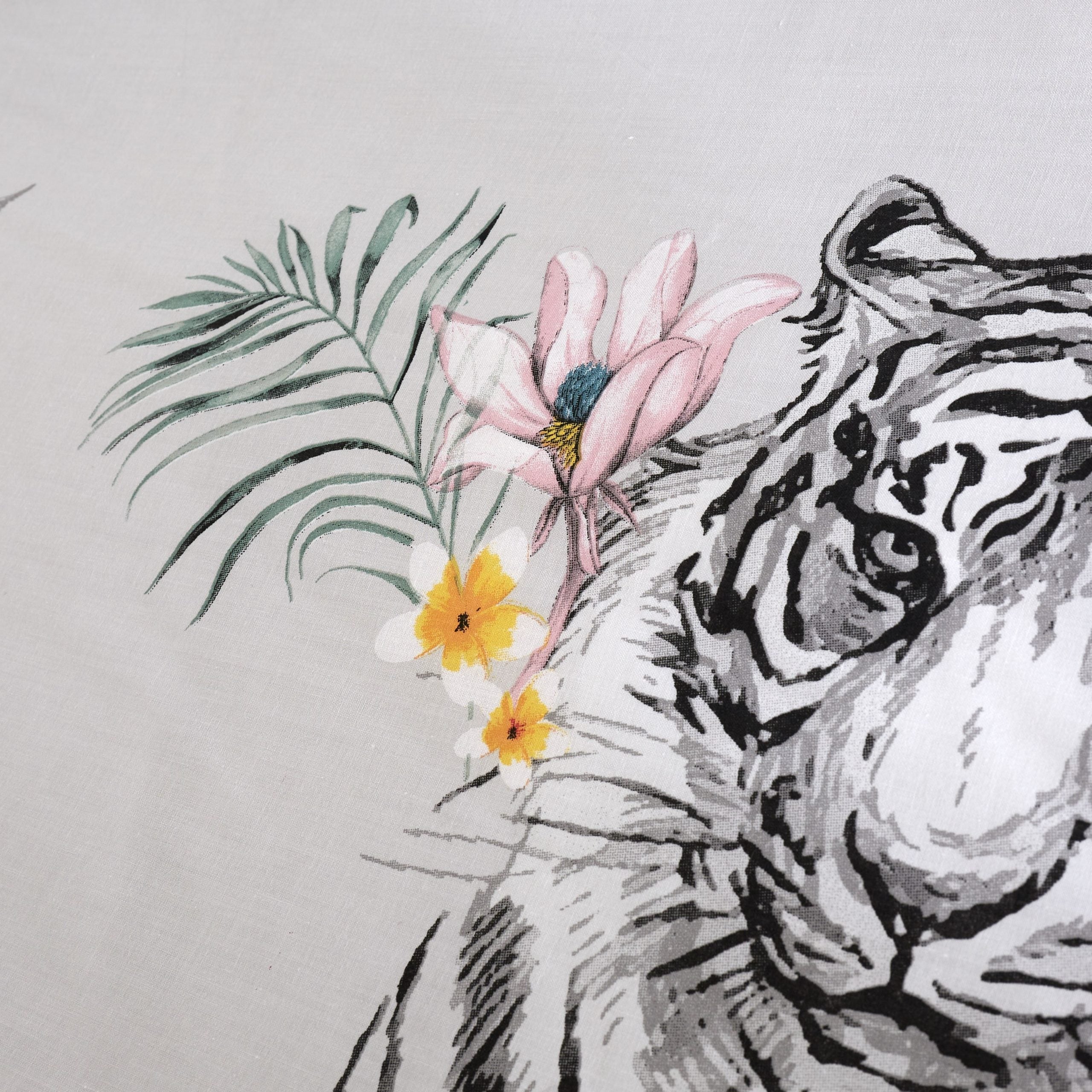 Gaveno Cavailia Savannah Tropical King Duvet Cover Set | Grey | Kumperi